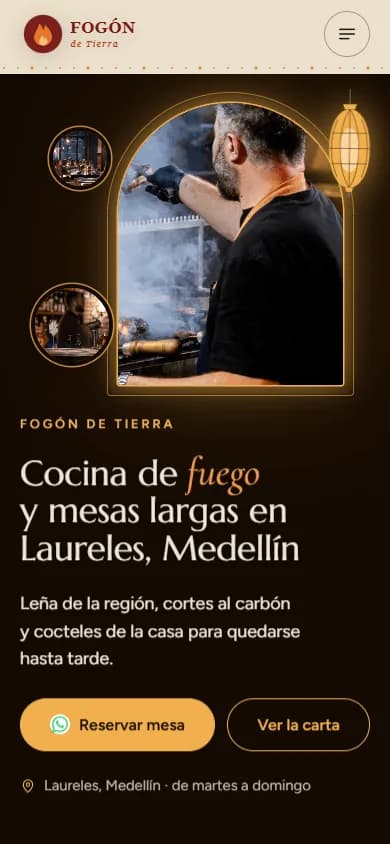 Portada en celular de una web de ejemplo para Restaurantes, bares y cafés, diseño «Terraza de noche»